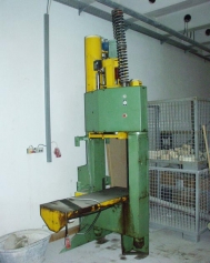 Sliding table press (tile angle press)