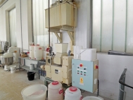 Laboratory extruder with vacuum pump