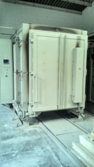 Shuttle kiln, electrically heated, 4,2 m³, used