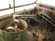 Wet and mixing pan mill